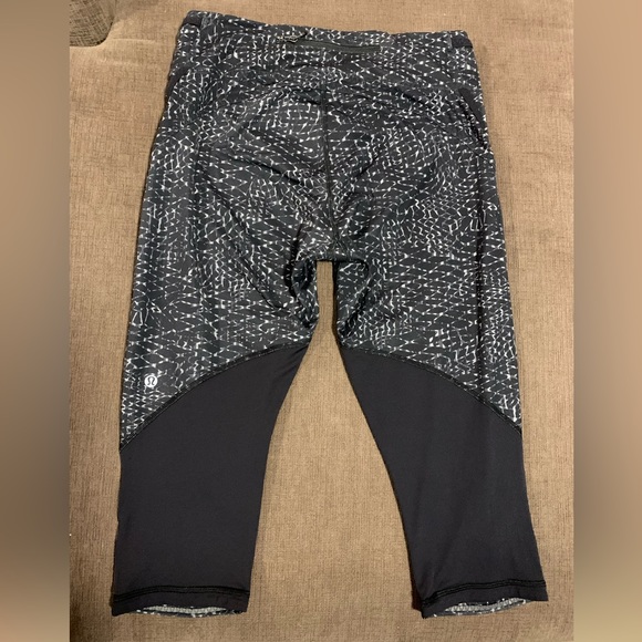 Lululemon active crop pant size 8 black and white - Picture 2 of 3